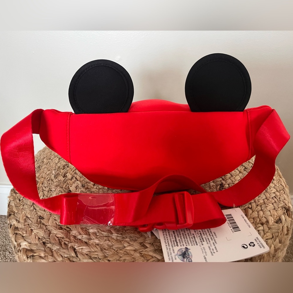 NWT! Disney Mickey Mouse “I ❤️ NY” Neoprene Fanny Pack - Picture 3 of 5